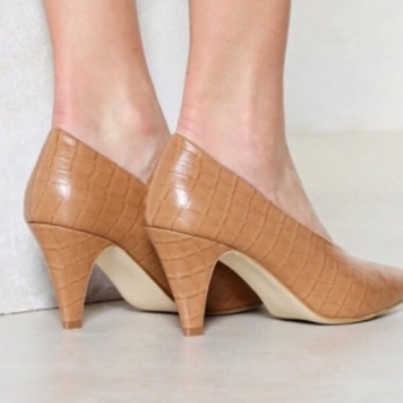 NASTY GAL amber tan heel, alligator print - Picture 6 of 8
